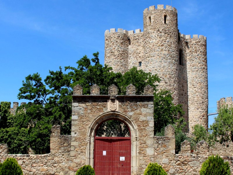 Visitar castillos en la Comunidad de Madrid es posible: una ruta por las 10 mejores fortalezas medievales de la&nbsp;región